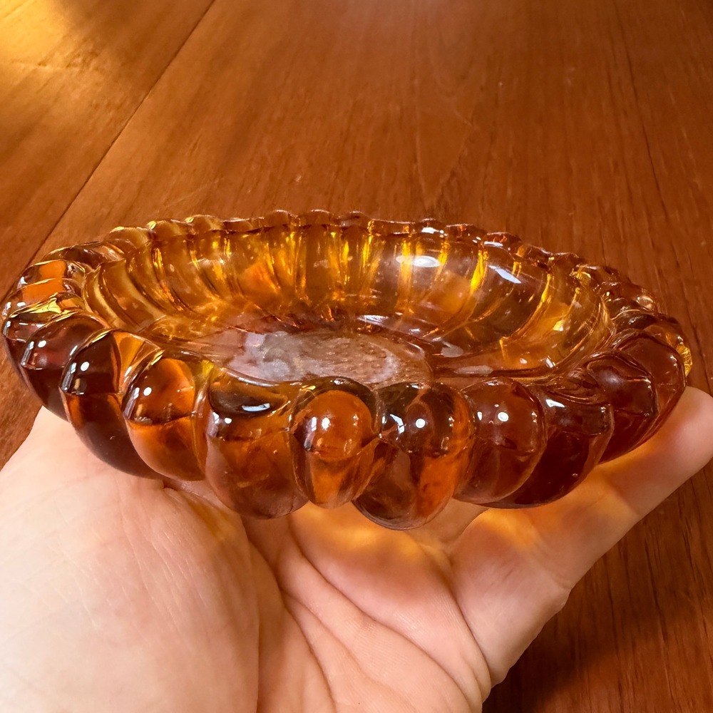 Vintage Amber Glass Sunflower Ashtray Mid Century Modern Trinket Dish 5.25in - Picture 2 of 5